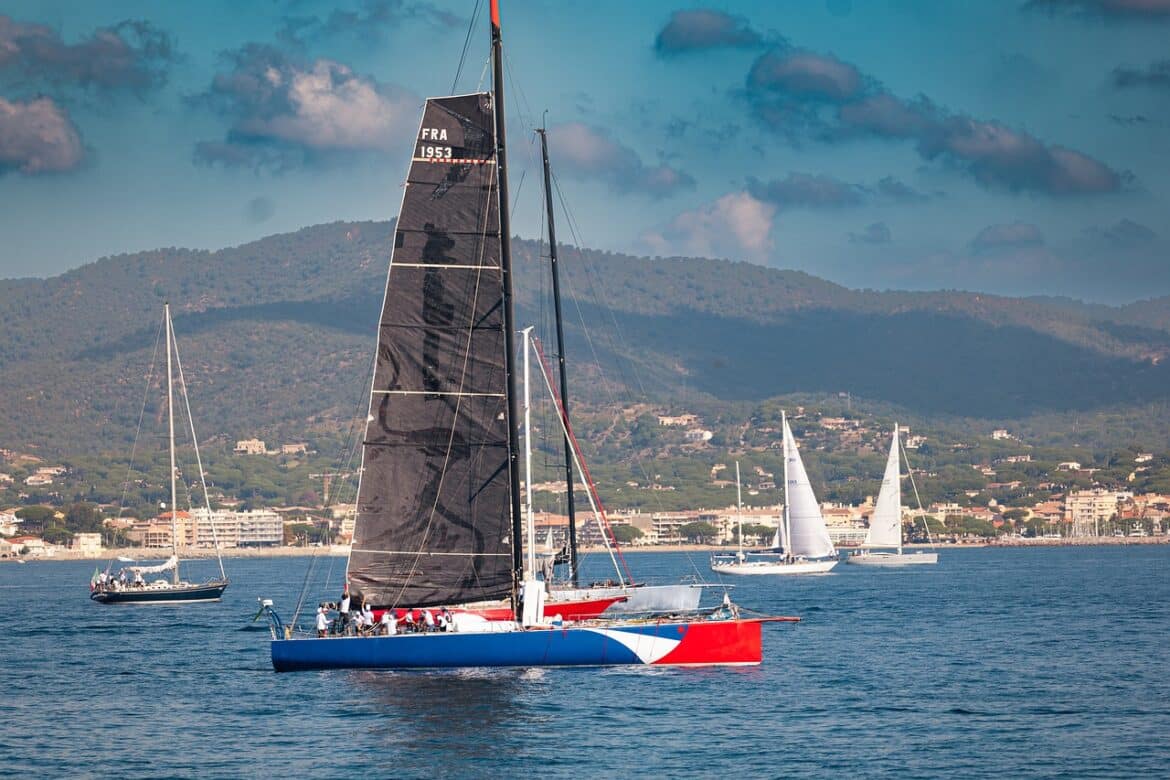 Un &laquo; grain de sail &raquo; dans la d&eacute;carbonation du transport maritime : Voiles &eacute;co-responsables pour un avenir durable