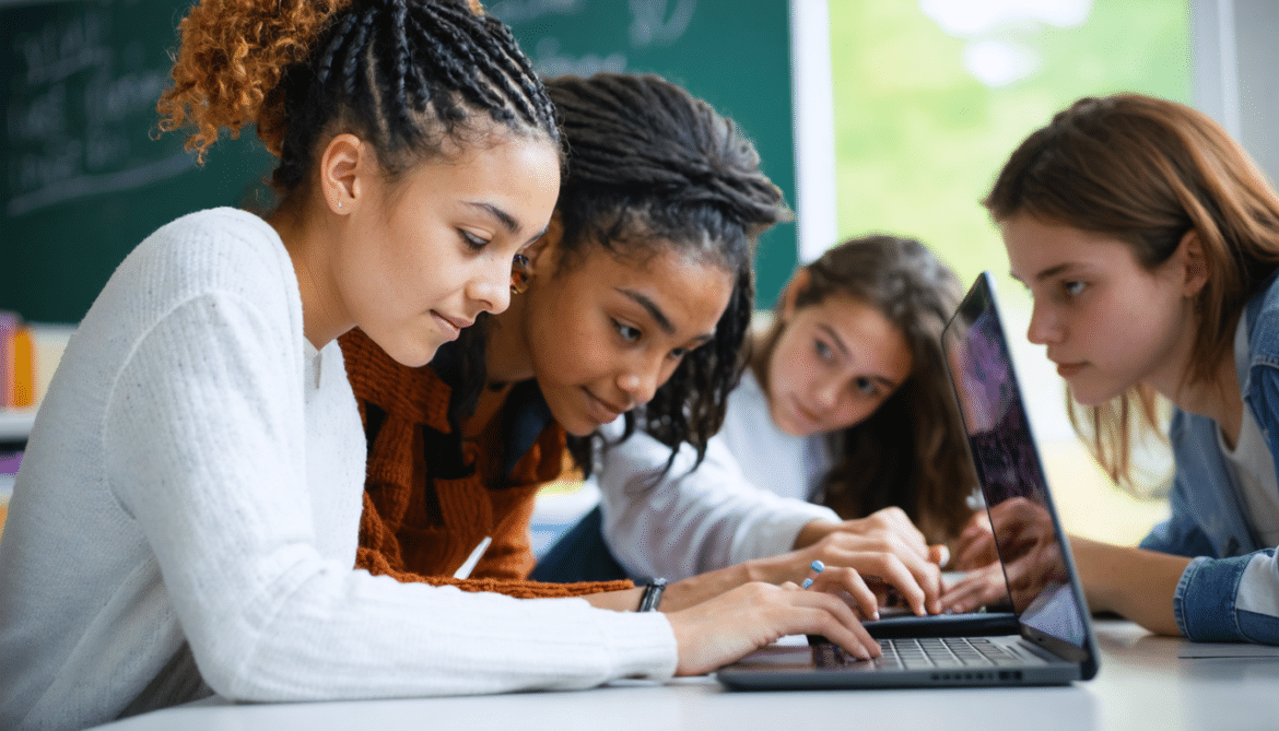 Monlycée.net : Les avantages de l’espace numérique pour les lycéens franciliens​