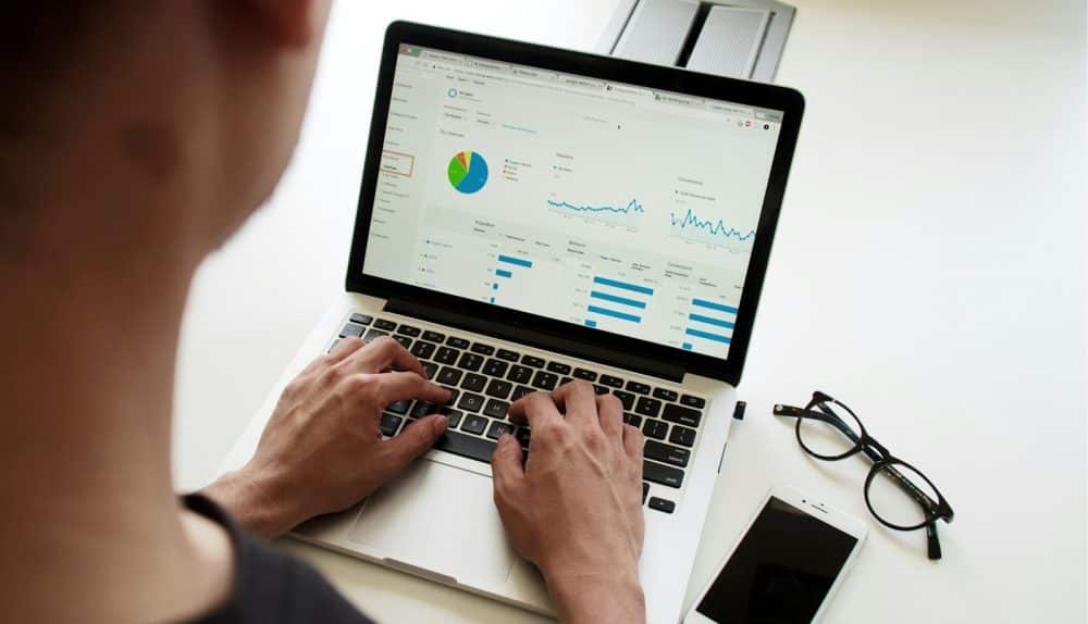 Pourquoi le m&eacute;tier de data analyst attire de plus en plus de profils en reconversion