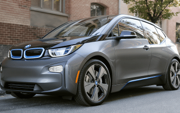 BMW lance l&rsquo;i3 : une berline &eacute;lectrique aux performances d&rsquo;autonomie comparables au diesel, une solution face &agrave; la hausse des prix des carburants