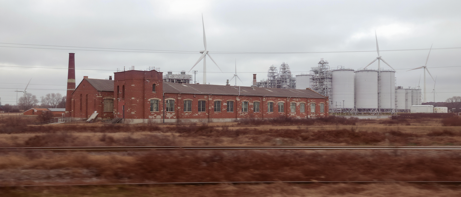 Au-del&agrave; de la d&eacute;sindustrialisation visible : plonger dans la complexit&eacute; &eacute;conomique de la France