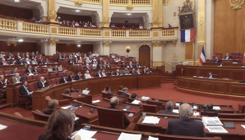 L&rsquo;Assembl&eacute;e nationale adopte une loi interdisant l&rsquo;importation de produits alimentaires issus de pesticides bannis en France