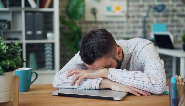 BetterHelp et l’&eacute;puisement professionnel : ce que les actifs fran&ccedil;ais cherchent vraiment