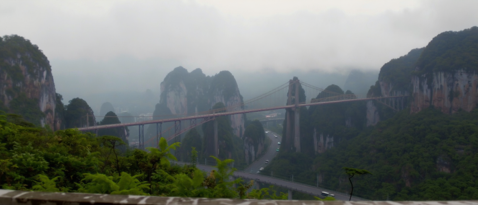Dans le Guizhou, l&rsquo;essor des ponts et autoroutes, pilier du d&eacute;veloppement chinois, confront&eacute; &agrave; la crise de la dette