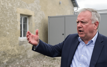 Dans la Beauce, un maire menace de d&eacute;missionner face &agrave; l&rsquo;implantation d&rsquo;un projet de stockage d&rsquo;&eacute;nergie par batteries lithium
