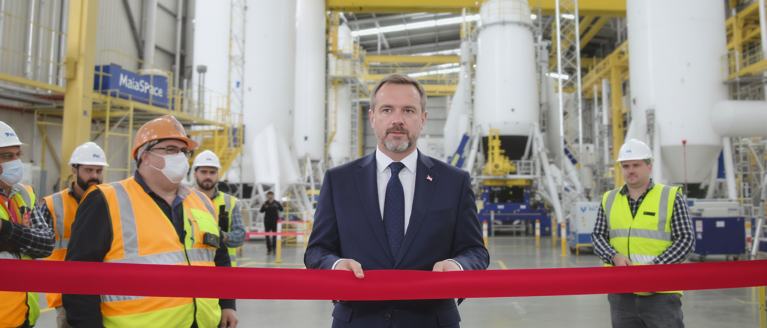 Sébastien Lecornu inaugure à Vernon la première usine de fusées réutilisables signée MaiaSpace